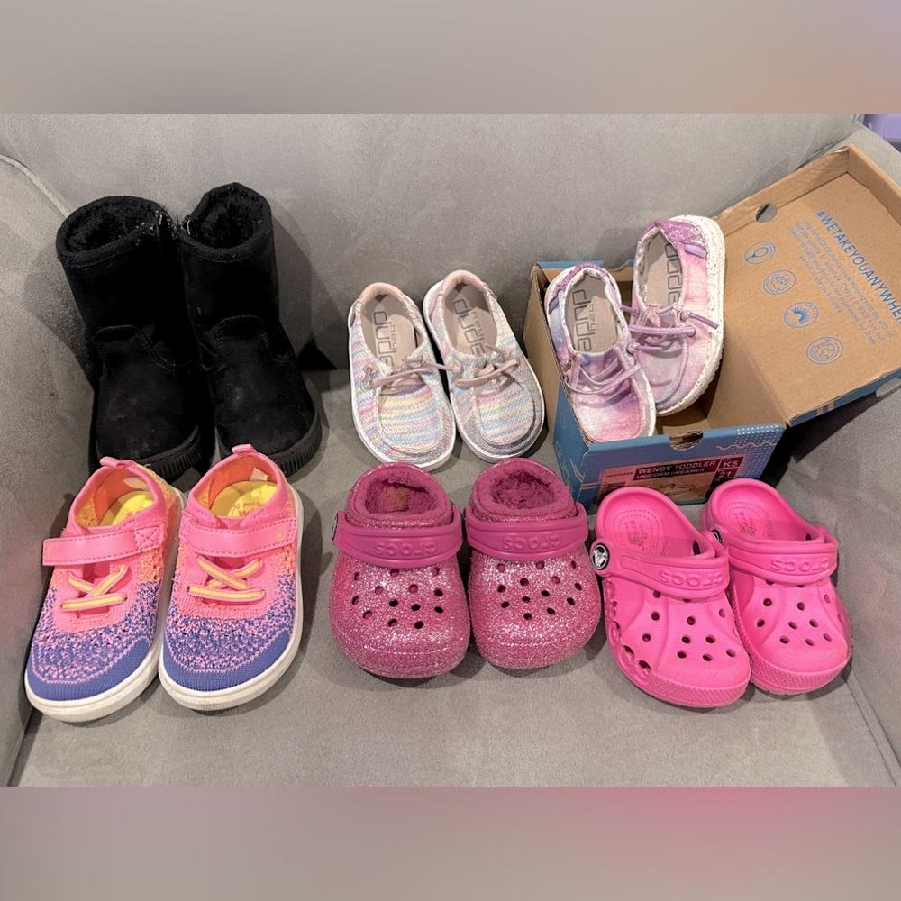 Toddler sz 5 shoes. Crocs, Hey Dudes, Stride Rite, Cat and Jack
